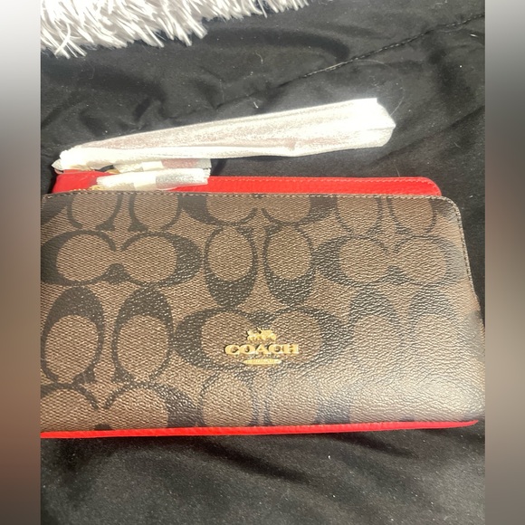 Brand New Coach Double Zip Wallet Size: 7.75 x 5 x 1.25 inches.  $100 $178 - Picture 1 of 5